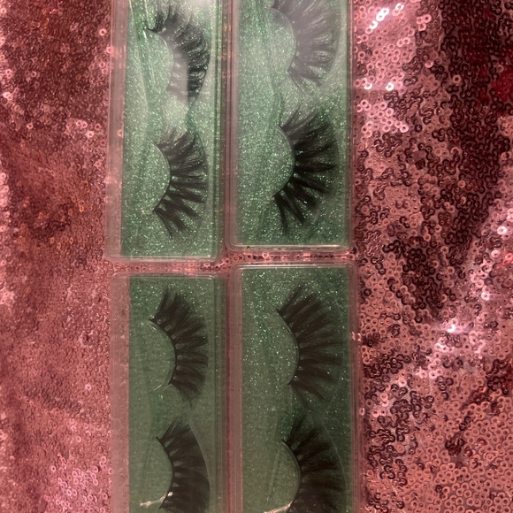 Lashes - Picture 15 of 16